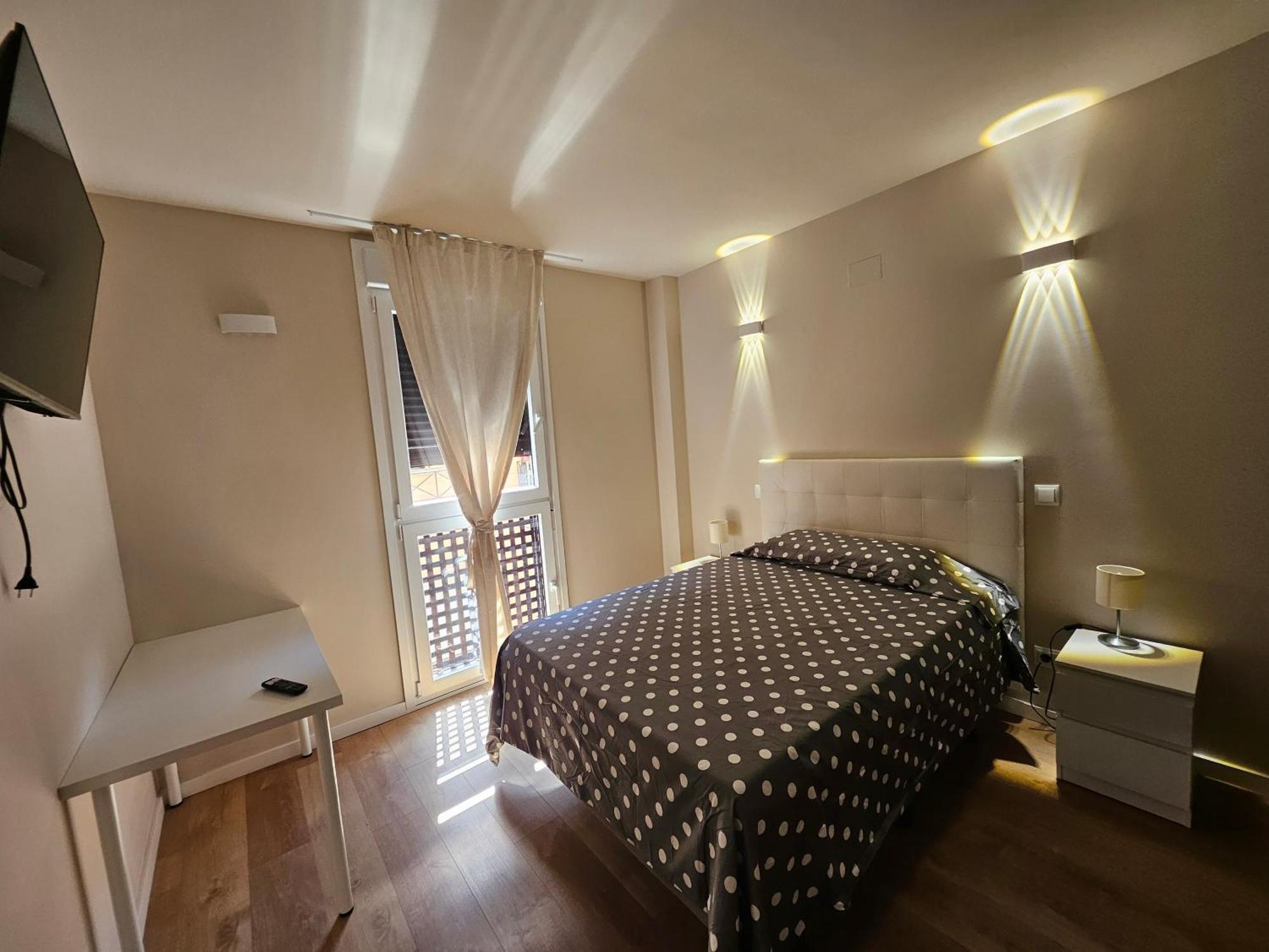 Apartamentos Picasso Alcalá de Henares Rom bilde
